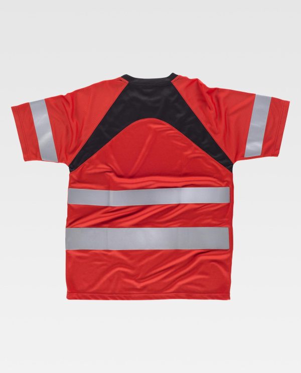 Miliar Ropa Laboral Camiseta combinada de manga ranglan corta en poliéster ojo de perdiz con cintas reflectantes. Cuello redondo con cubrecosturas interior y franjas a contraste en delantero y espalda. Una cinta reflectante en mangas y dos de distinto tamaño en pecho y espalda. Tejido fresco y ligero de alta permeabilidad al aire. Transpirable, de fácil secado y resistente al encogimiento.
